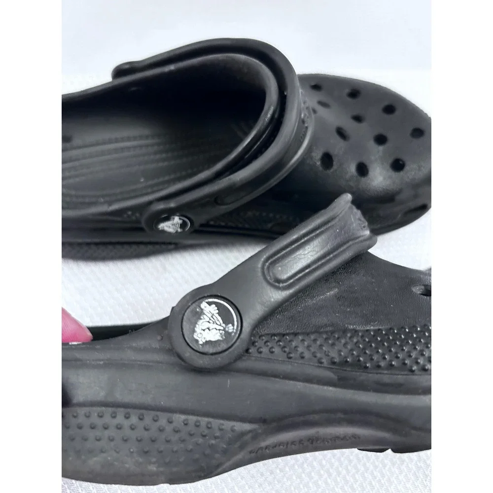 Crocs Classic Clog Size J2 Black Slip On Water Friendly Kids Shoes